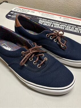Brand New Vans Men's Navy Canvas Lace-Up Sneakers